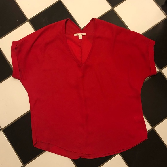 Red V-Neck Top - Picture 3 of 4